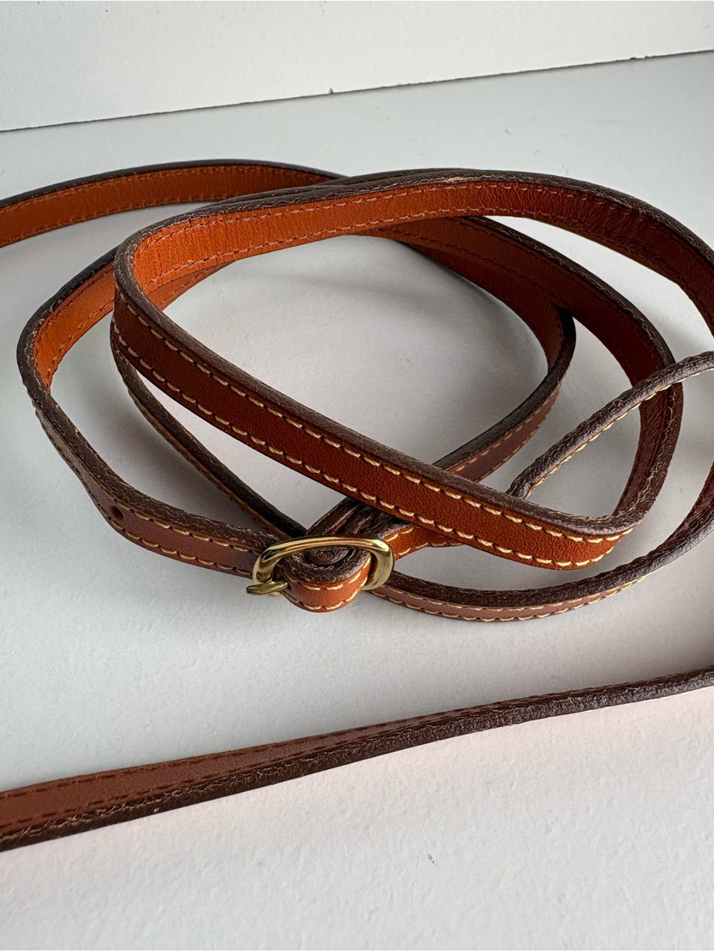 Dooney and Bourke Big Duck Oval Leather Wallet Duck on a strap mini bag - Picture 8 of 16